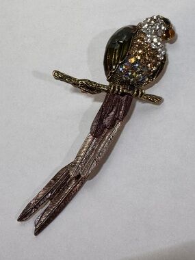Decorative Parrot BroochWhite Gold Aurora Borealis Rhinestone Accents